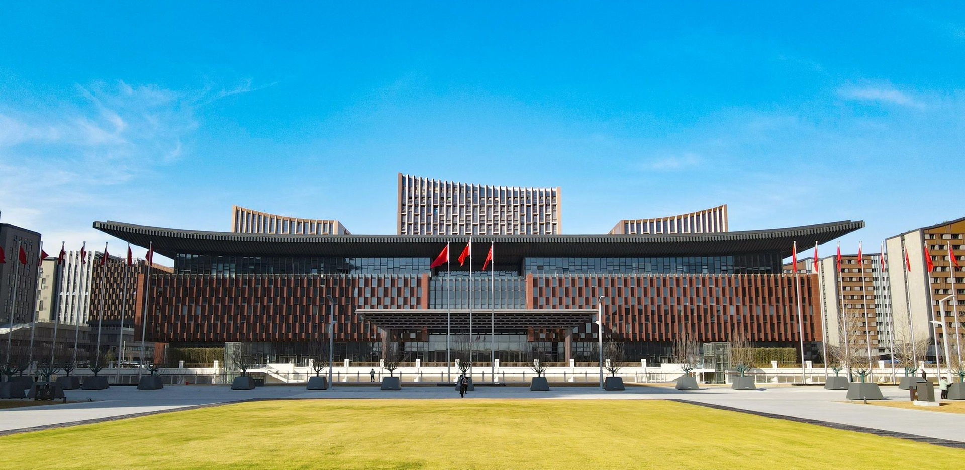 产业集聚，生态创新
